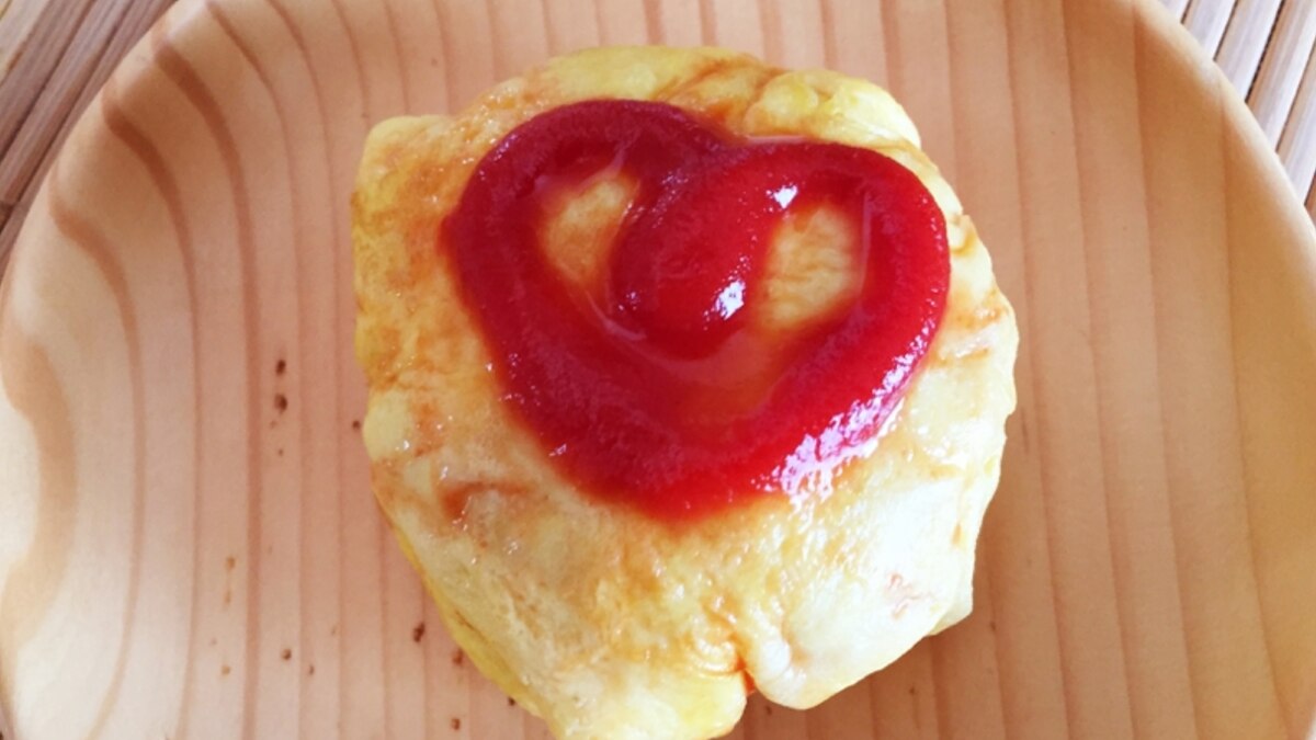 チキンライスリメイク オムライスおにぎり レシピ 作り方 By たかまさ 楽天レシピ